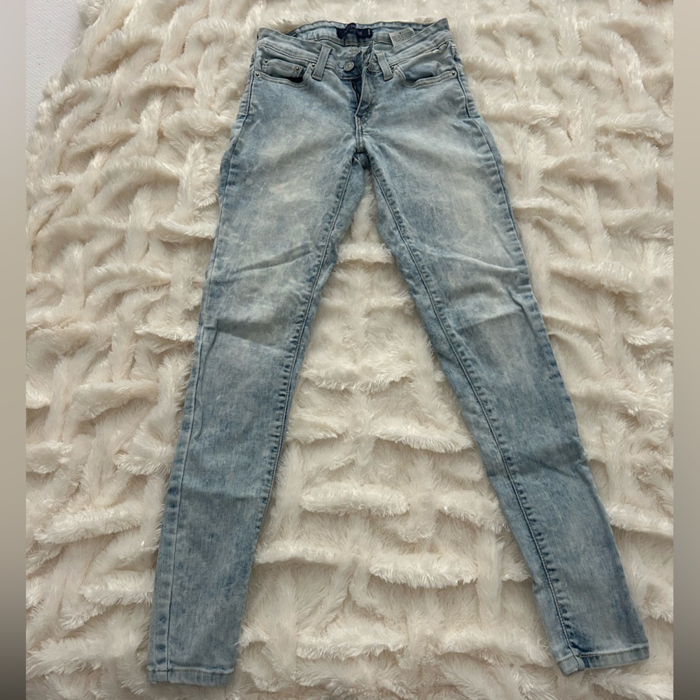 Levi’s Light Wash Skinny Jeans | High Rise | Everyday Denim | Size 1